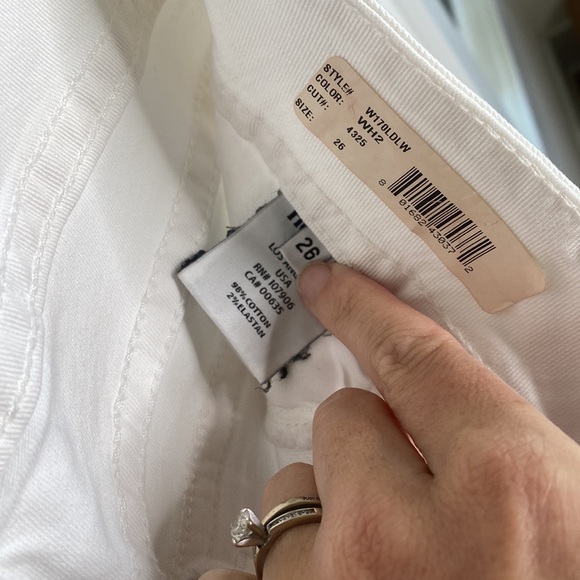 NEW HUDSON mid-rise baby bootcut jean in white 26 W170LDLW - Picture 9 of 9